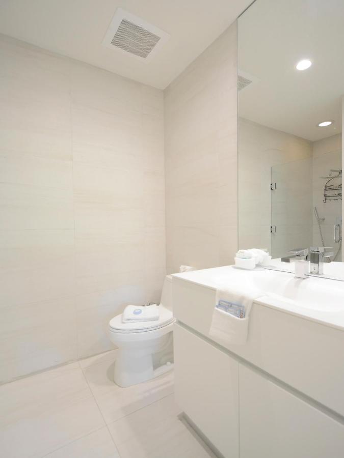 Apartments On Collins Miami Beach Exterior photo