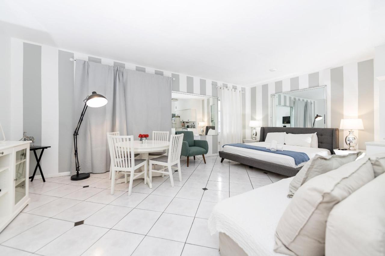 Apartments On Collins Miami Beach Exterior photo