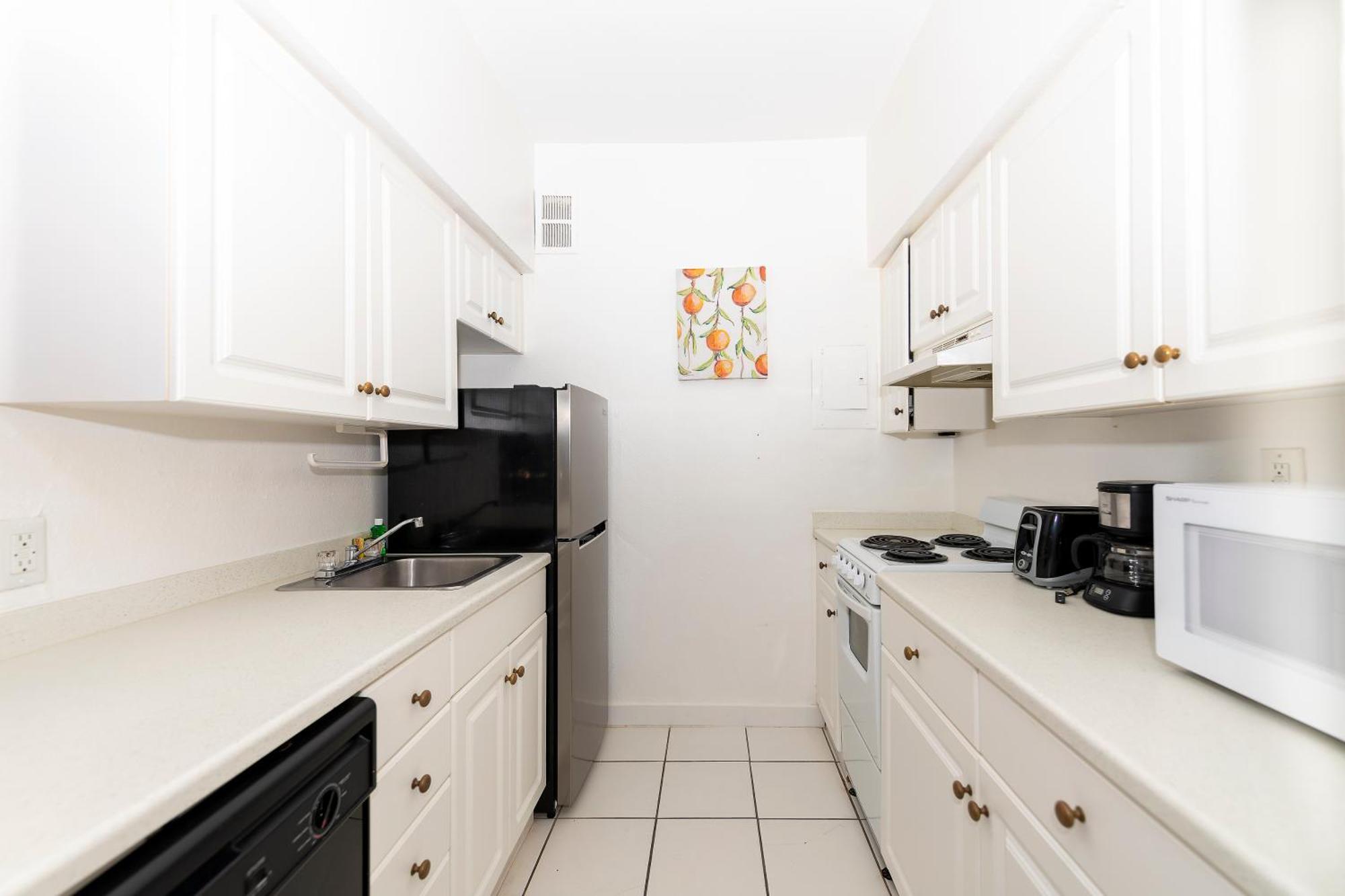 Apartments On Collins Miami Beach Exterior photo