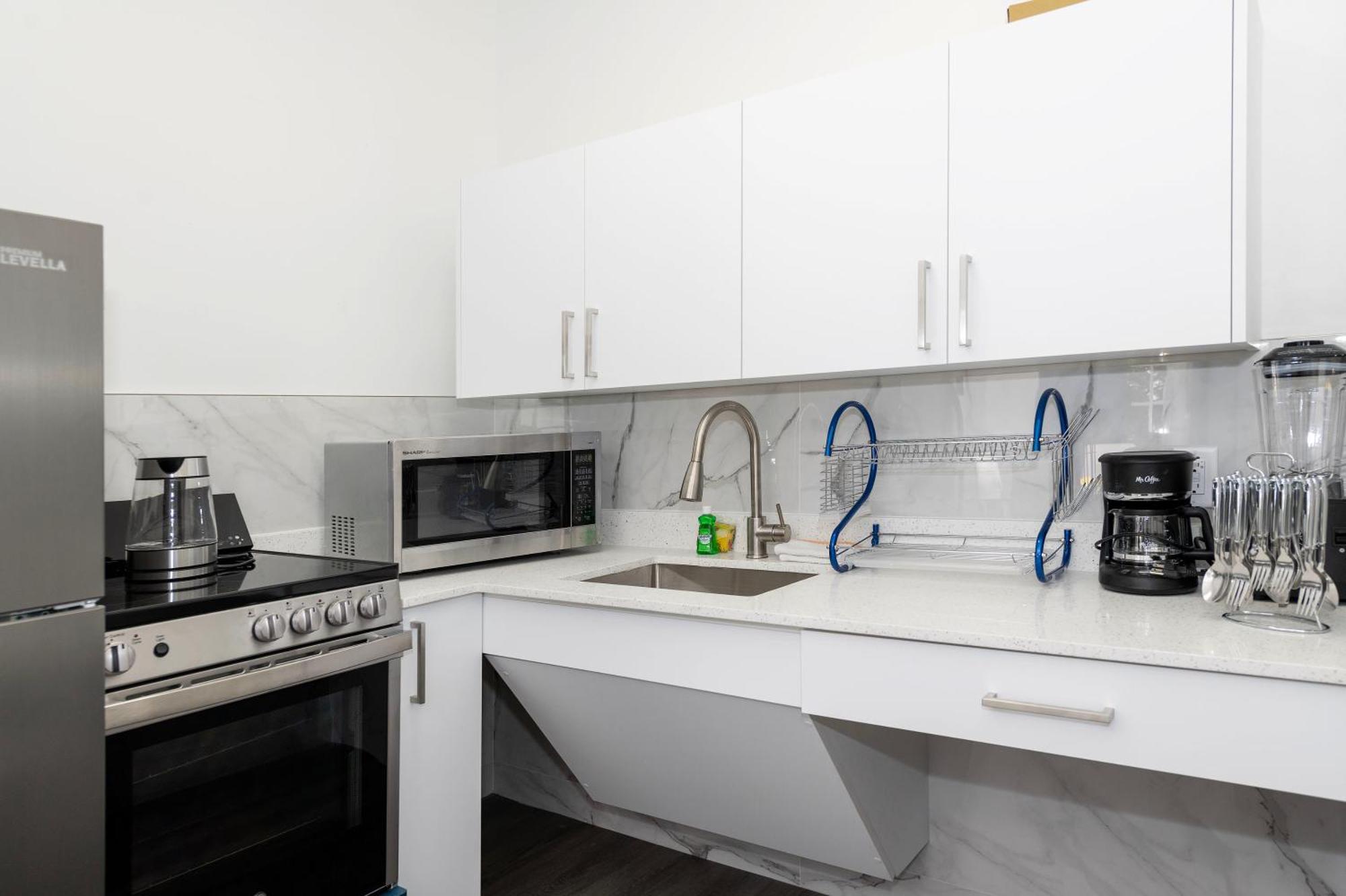 Apartments On Collins Miami Beach Exterior photo