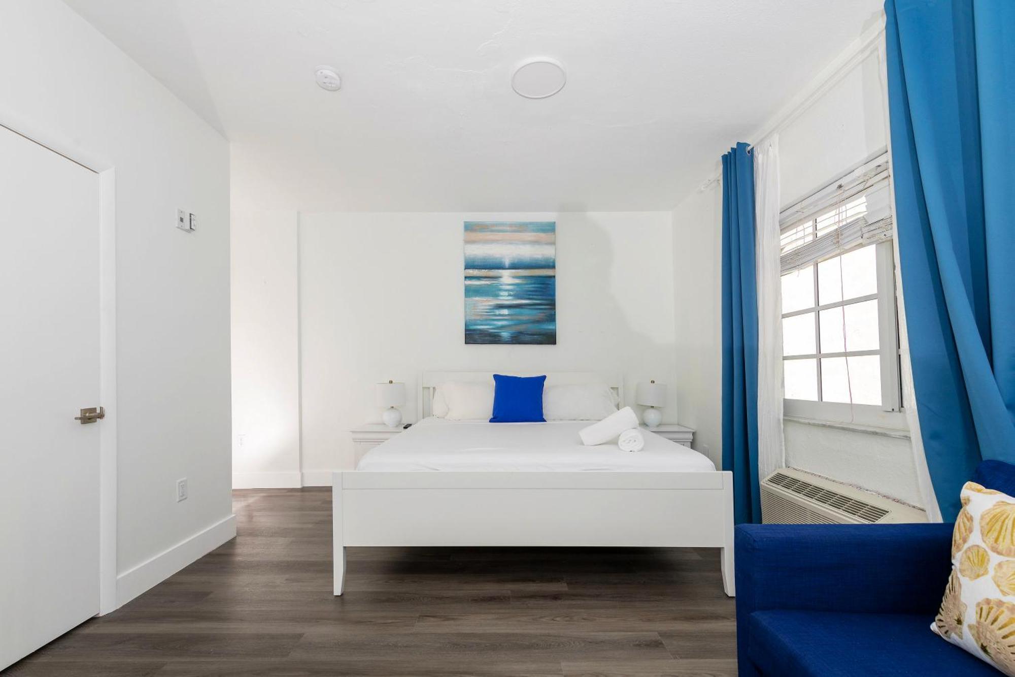 Apartments On Collins Miami Beach Exterior photo